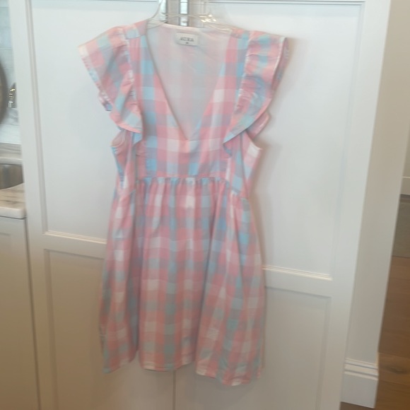 Aura pink and blue checkered ruffle sleeve dress. Size medium. - Picture 2 of 6